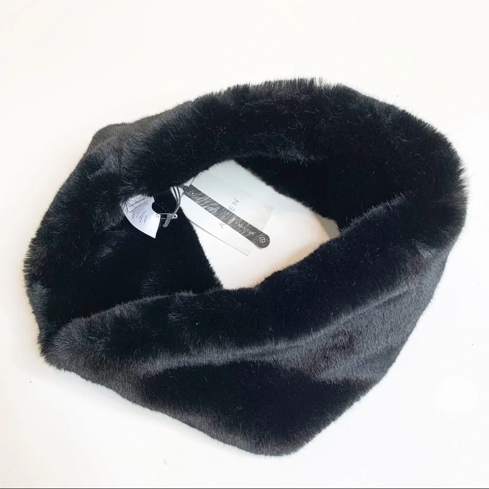 Black Faux Fur Circle Scarf NWT